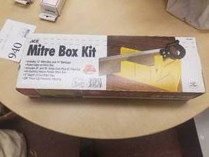 lot 940 image: Miter Box Kit (in box)