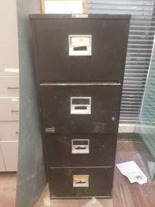lot 920 image: Metal Fireproof 4-Drawer File Cabinet