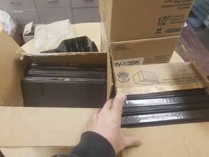 lot 922 image: Lot of (2 Boxes) 3-ring Binders
