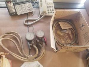 lot 959 image: Refrigeration Diagnostic Gauge and Supplies
