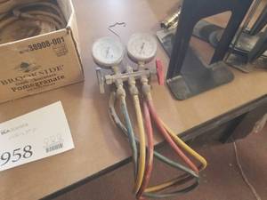 lot 958 image: Refrigeration Diagnostic Gauges