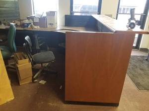 lot 908 image: Workstation