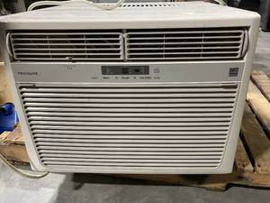 lot 64 image: Frigidaire Air Conditioner