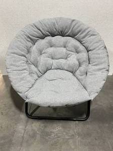 lot 65 image: NEW Fold Up Chair