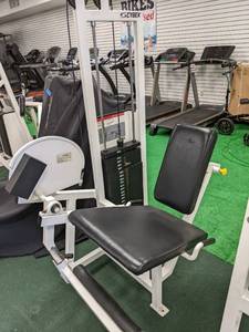 lot 6 image: Cybex leg extension machine with 18...