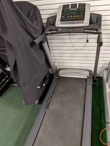 lot 70 image: NordicTrack 3.0 CHP T 8.0 treadmill...