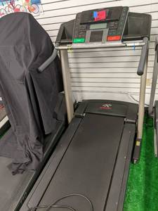 lot 73 image: Healthrider HR outlook treadmill...