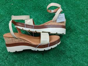 lot 81 image: a new day new ladies sandals Abigai...