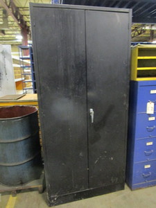 lot 89 image: Metal Double Door Cabinet
