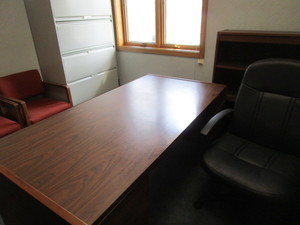 lot 105 image: Office Furniture