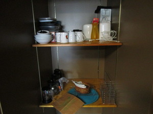 lot 113 image: Kitchen  Breakroom Items