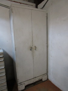 lot 207 image: Double Door Cabinet
