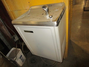 lot 287 image: Halsey Taylor Water Fountain
