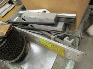 lot 303 image: Roller Chain, Motor