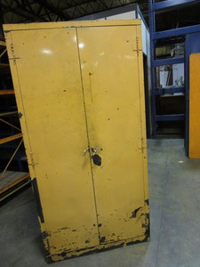 lot 335 image: Yellow Double Door Cabinet