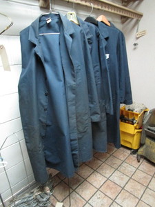 lot 353 image: Shop Coats