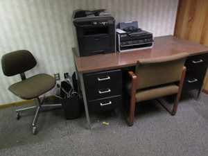 lot 354 image: Metal Desk & Chairs