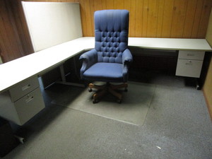 lot 361 image: Executive Office Desk & Chair