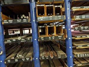 lot 293 image: LARGE Pipe Rack INCLUDES contents - Welding Stock