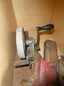 Grinder and vise