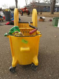 Mop bucket with weedinsect control bag