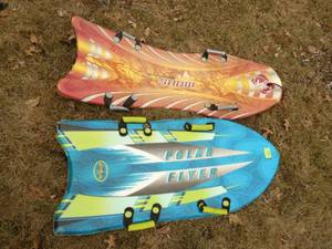2 snow boards