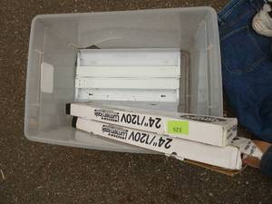 2 used and 2 new undercounter lights