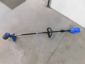 lot 57 image: Kobalt 40-Volt Max 15-in Straight Cordless String Trimmer (Tool Only)