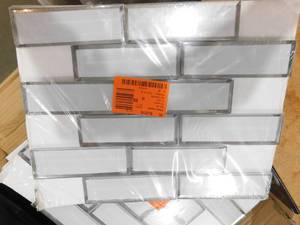 lot 78 image: (7) MSI Ice Bevel Subway 11.73 in. x 11.73 in. x 8 mm Glossy Glass Mesh-Mounted Mosaic Tile