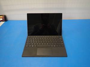 Microsoft&nbspSurface Pro 4 1724 &nbspINTEL(R) CORE(TM) I5-6300U CPU  2.40GHZ  8GB RAM  256GB SSD  includes keyboard case  unit has minor yellowing and bright spots on screen  no windows 10  no charger