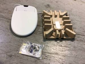 lot 48 image: Luxury Bidet Toilet Seats by Brondell Customer Returns See Pictures