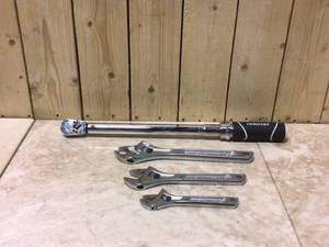 lot 86 image: MIX LOT OF HUSKY TOOLS Customer Returns See Pictures