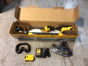 lot 88 image: DEWALT FLEXVOLT 60-Volt MAX Lithium- Ion Electric Cordless Attachment Capable String Trimmer Customer Returns See Pictures
