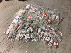 lot 91 image: HUGE MIX LOT OF GLIDERITE HARDWARE & MISC Customer Returns See Pictures