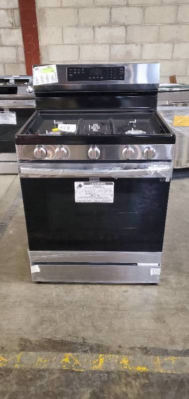 Samsung 6 cu. ft. Smart Wi-Fi Enabled Convection Gas Range with No Preheat AirFry in Stainless Steel ( Scratch & Dent) - 1 Year Warranty