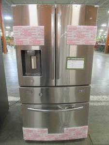Samsung 28-cu ft 4-Door French Door Refrigerator with Ice Maker (Fingerprint-Resistant Stainless Steel), RF28R7201SR (Scratch and Dent, Missing Handle nut on Middle Drawer) - 1 Year Warranty