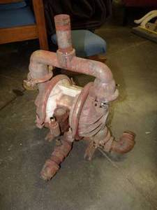 lot 17 image: Water Pump from Cement Truck Air Powered