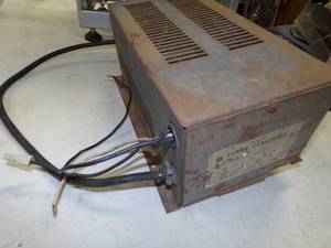 lot 23 image: Power Inverter