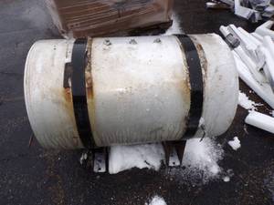 lot 40 image: 50 Gallon Fuel Tank