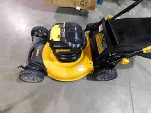 DEWALT 21.5 in. 20-Volt MAX Lithium-Ion Cordless Battery Walk Behind Push Mower