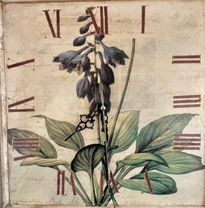 lot 73 image: Floral Battery Operated Clock