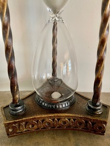 lot 27 image: Spectacular Sand Timer