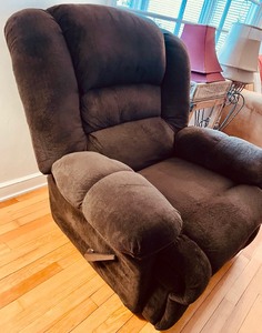 lot 54 image: Outstanding Oversized Upholstered Reclining Chair