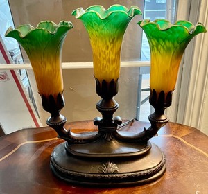lot 41 image: Lovely Lily Colored Glass Lamp