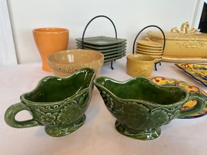lot 191 image: Beautiful Array of Decorative Entertaining Dish Ware