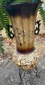 lot 134 image: Faux Fern in a Pretty Planter