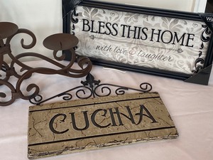 lot 192 image: Beautiful Grouping of Home Decor Items