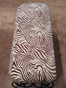 lot 170 image: Animal Print Bench