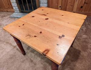 lot 173 image: Farmhouse Style Pine Table