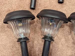 lot 186 image: Solar Pathway Lights